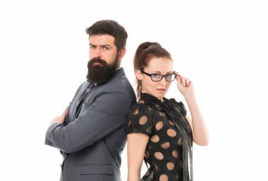 İş ortakları liderliği ve işbirliği dengesi. Ofis işi ve iş. İş konsepti. Kişisel bir şey değil, sadece iş. Sakallı birkaç iş arkadaşı ve beyaz arka planda güzel bir kadın.