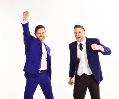 İş ve başarı kavramı. Takım elbiseli adamlar ya da iş adamları