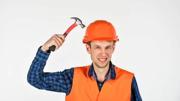 Homem mestre reparação batendo própria cabeça garra martelo, conceito blockhead — Fotografia de Stock