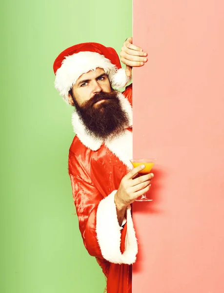 Sérieux barbu père Noël claus homme — Photo