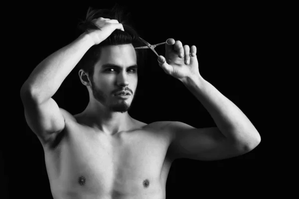 Bearded macho with scissors — Stock Photo, Image