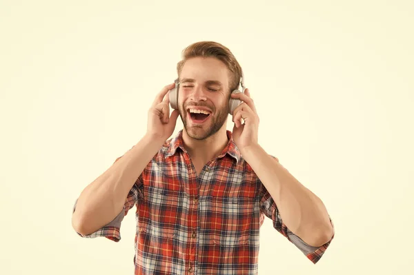 Poslouchejte hudbu pro motivaci. Seznam oblíbených skladeb. Bezdrátová sluchátka. Moderní koncept sluchátek. Muž pohledný chlap poslouchající hudební sluchátka gadget. Kurz Podcastu. Audio průvodce. Perfektní zvuk — Stock fotografie