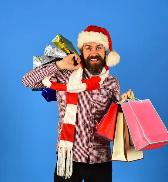 Natale vendita e sconti concetto. Ragazzo o hipster shopper — Foto Stock