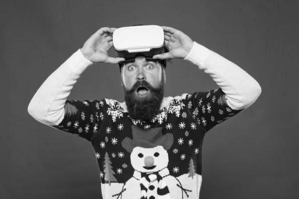 Gadgets review. Techno blogger. Bearded hipster play game vr. Merry christmas. Cyber gaming. Virtual achievement. Future technologies. Virtual life. Man celebrate christmas virtual reality device