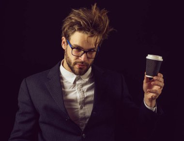 Takım elbiseli iş adamı