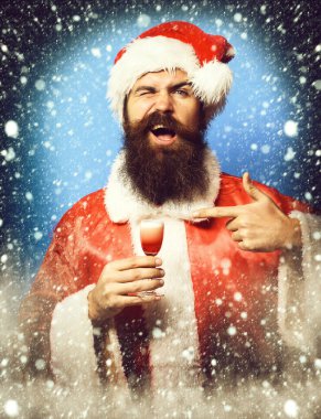 Yakışıklı sakallı Noel Baba adam