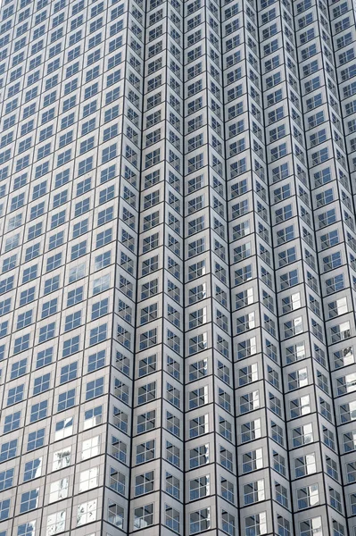 Panorámica y perspectiva amplia vista al fondo azul acero de vidrio — Foto de Stock