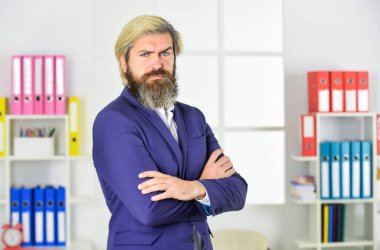 Kişisel tatmin. karizmatik finansal analistler. Sigortacılık yapıyor. İşletme bölümünün yetenekleri var. Yetenekli muhasebeci ofis ceketi giyer. yönetim analistleri müşteriler için işlem yürütüyor