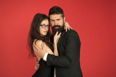 Güven ve destek. Romantik ilişkiler. Erkek ve kadın sarılıyor. Aile sevgisi. Bizim özel günümüz. Çiftler çıkıyor. Tatlı ve tatlı bir ilişki her kızın rüyasıdır. Birbirine aşık bir çift. Çift hedef kavramı