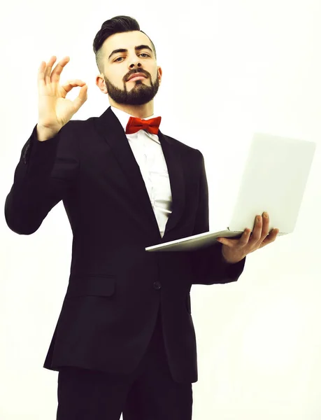 Makelaar of zakenman met baard en tevreden gezichtsuitdrukking — Stockfoto