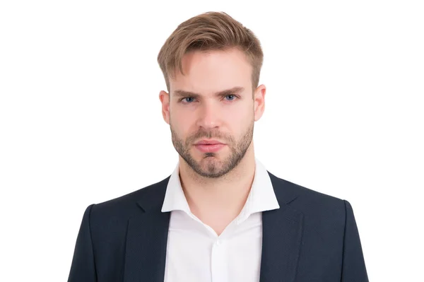 Trattati i capelli oggi. Uomo bello con taglio di capelli elegante isolato su bianco. Taglio di capelli corto alla moda. Salone da parrucchiere. Barbiere. Cura esperta per ogni esigenza di cura dei capelli — Foto Stock