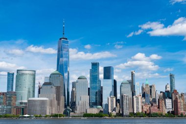 Manhattan güzel silueti, New York, Birleşik Devletler. New York City, Manhattan Skyline ile Hudson Nehri üzerinde, New York City, ABD New York şehrinin Manhattan şehir merkezindeki ufuk çizgisi