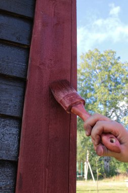 Fırça boyası kırmızı duvar