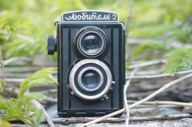 Sovyet orta formatında çift lens refleks kamera Amatör-2 'ye yakın çekim. Moldova 'da. Cahul. 04.06.2020.