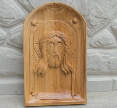 Moldova 'da. Cahul. - 20. 06.2020. İsa 'yı tasvir eden ev yapımı ahşap ortodoks simgesi.