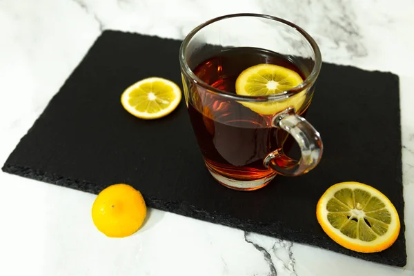 Tasse Tee Mit Zitrone — Stockfoto