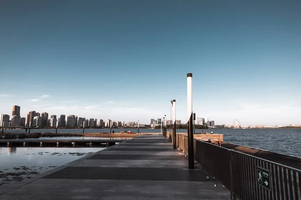 Horizonte Ciudad Con Vista Desde Muelle Mar — Foto de Stock