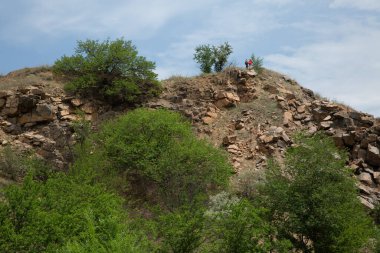 Gri havada Rocky Hill