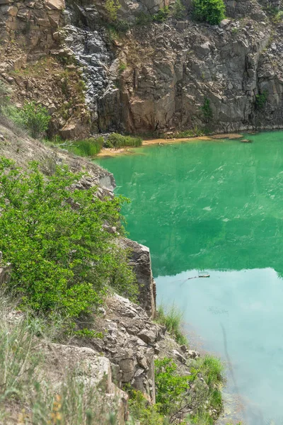 Cantera Con Agua Verde — Foto de Stock