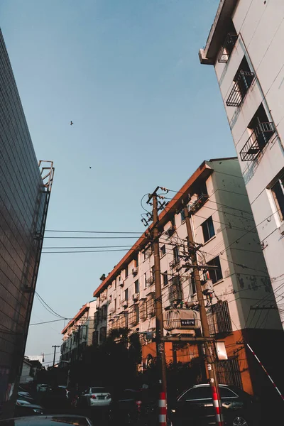 Κινέζικα Δρόμο Και Κτίρια Κατά Την Ώρα Της Ημέρας Κάτω — Φωτογραφία Αρχείου
