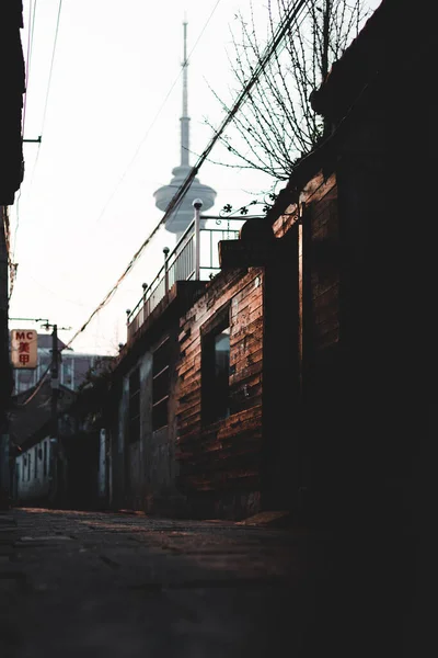 Leere Straße Mit Alten Gebäuden China Orientalischer Turm Hintergrund — Stockfoto