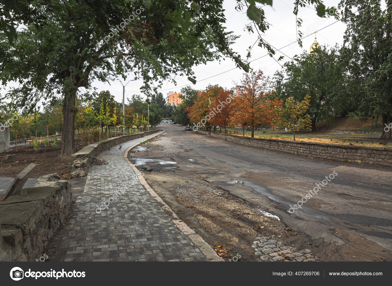 Vieille Route Goudronnee Cassee Ukraine Ville Automne Image Libre De Droit Par Spaceneospace C Vieille Route Goudronnee Cassee Ukraine Ville Automne Image Libre De Droit Par Spaceneospace C