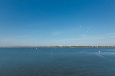 Büyük bir su kütlesi. Yüksek kalite fotoğraf