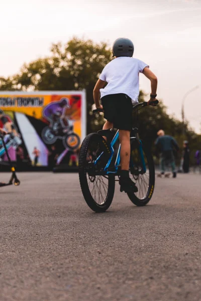 스케이트 파크에서 Bmx 자전거 고품질 — 스톡 사진