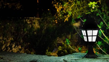Bahçe için kısa gece Lambası, karanlık ortamda parlar 