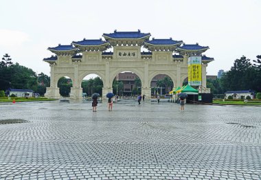Taipei, Tayvan - 27 Temmuz 2019 : Tayvan'daki Liberty Square'de Kemerlerin Görünümü.