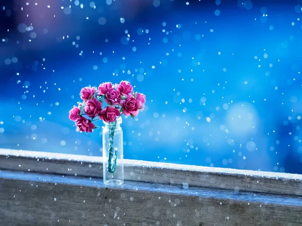 Über verschwimmen Wald und Himmel und Blume mit de fokussierten Bokeh Hintergrundkunst für Papiertextur, Hintergrunddesign-Konzept — Stockfoto