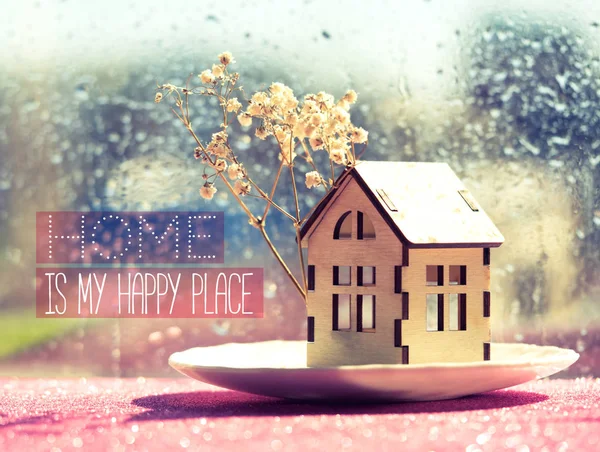 Home is mijn gelukkige plaats-inspirerende motivatie citaat. — Stockfoto