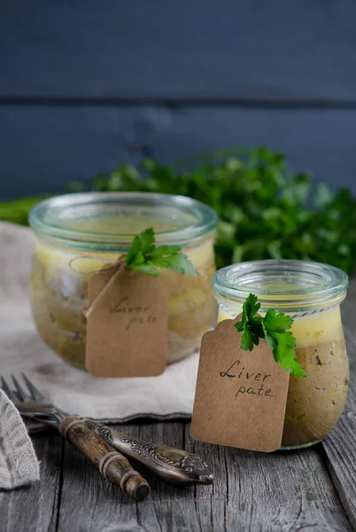 Paté Hígado Con Perejil Verde Sobre Mesa Madera — Foto de Stock