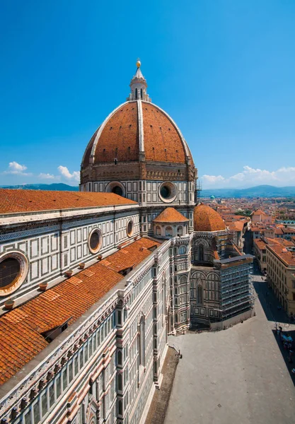 Festői Kilátás Firenze Katedrális Részletek Kék Háttér Stock Fotó