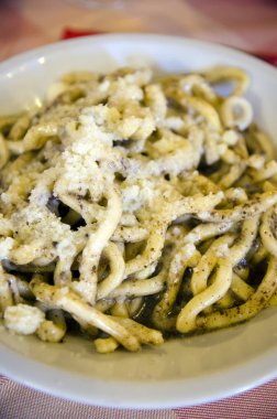 peynir ile ev yapımı makarna yakın görünümü