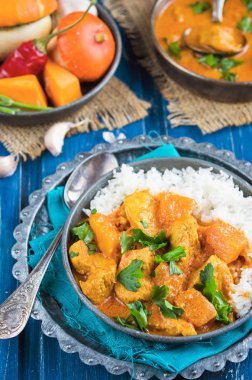 lezzetli kabak köri tavuk ve pirinç ile