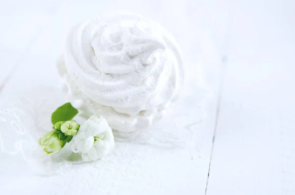 Dessert Zephyr Doux Fait Maison Sur Fond Blanc — Photo
