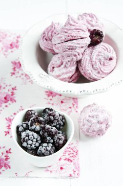 tatlı blackberry zephyr ışık arka plan üzerinde