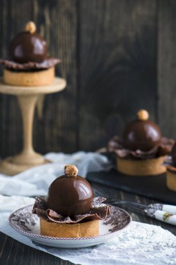 kek fıstık sosu ve çikolatalı krem, seçici odak