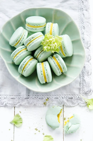 Top View Green Macarons Matcha Tea Mango — Stock Photo, Image