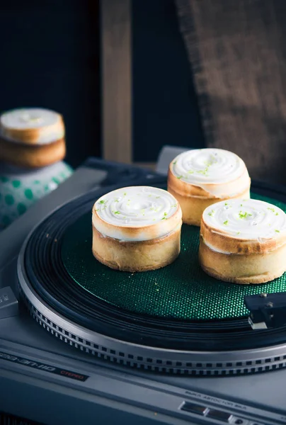 Lime Krém Habcsók Szelektív Összpontosít Tartlets — Stock Fotó