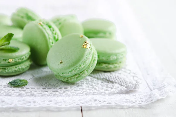 Green Macaroons Fresh Mint Ganache White Chocolate — Stock Photo, Image