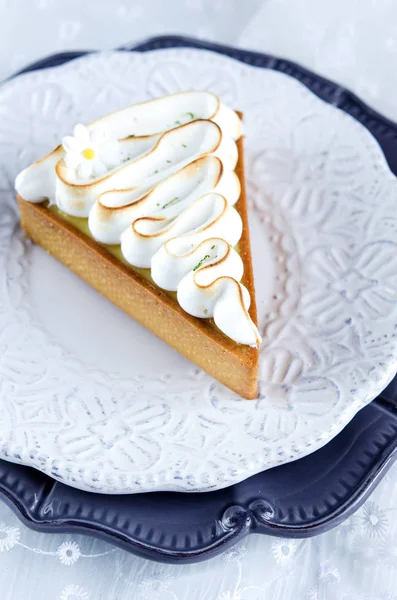 Tartelette Citron Avec Meringue Italienne Forme Triangulaire — Photo