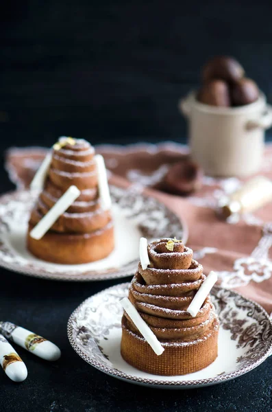 Gâteaux Décorés Sucrés Cuits Sur Table — Photo