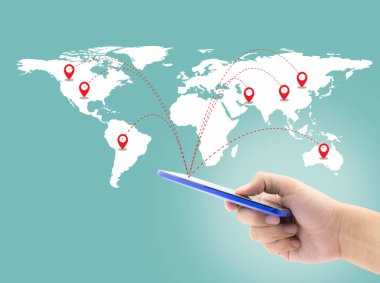 Akıllı adam dünya sosyal medya ağı conn ile telefon tutan