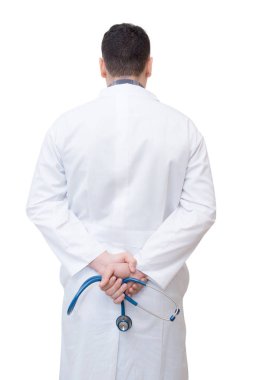 Steteskobu olan doktor beyaz arkaplanda izole edilmiş.