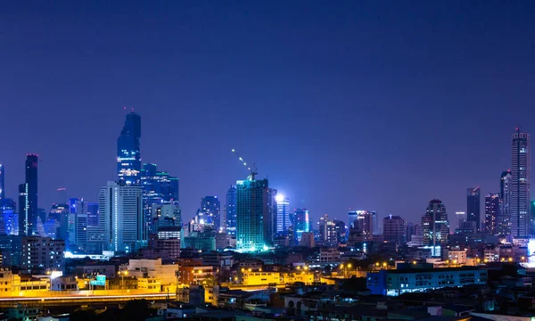 Bangkok Tayland şehir merkezinde gece sahnesinde Şehir. Peyzaj c