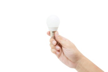 Beyaz arka plan üzerinde izole Led ampul tutan adam el, sa