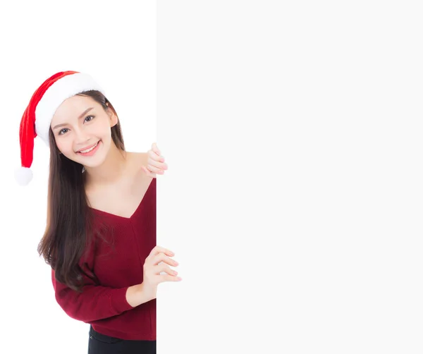 Ritratto di bella Natale asiatica giovane donna in cappello di Babbo Natale h — Foto Stock
