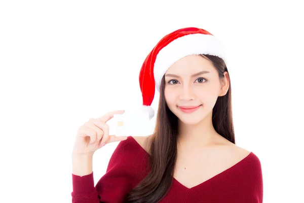 Ritratto di bella giovane donna asiatica in cappello di Babbo Natale sorriso holdi — Foto Stock